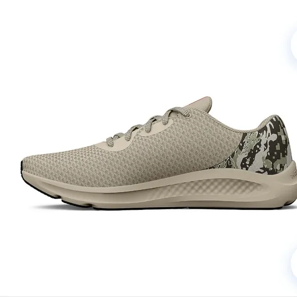 Under Armour Men’s Charged Pursuit 3 Freedom Running Shoes