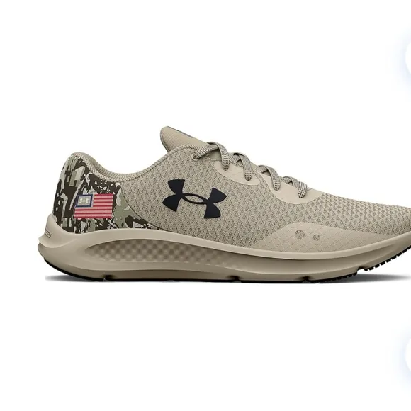 Under Armour Men’s Charged Pursuit 3 Freedom Running Shoes