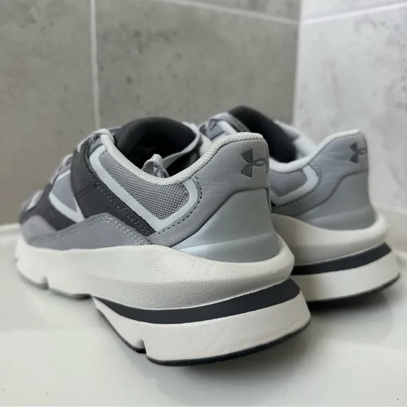 Under Armour Unisex UA Forge 96 Shoes Size 7 Women
