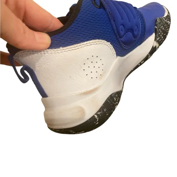 Under Armour Zone Big Kids  4Y Royal Blue Basketball Shoes