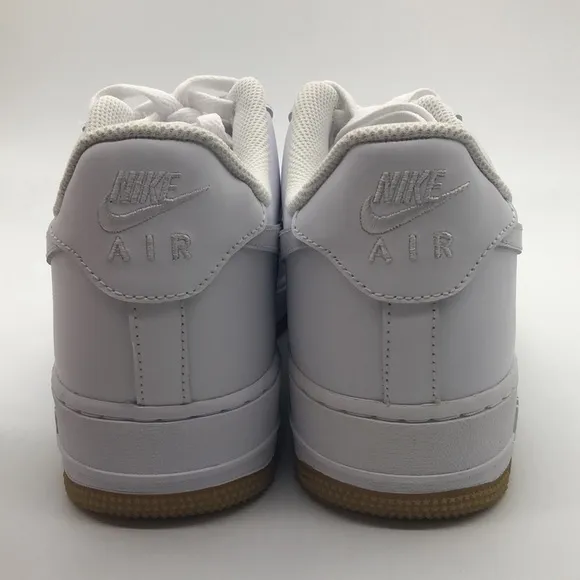 USED Mens Nike Air Force 1 '07 White Gum Sole Sneakers DJ2739-100 No Box