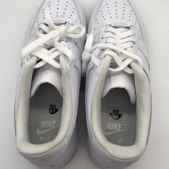 USED Mens Nike Air Force 1 '07 White Gum Sole Sneakers DJ2739-100 No Box