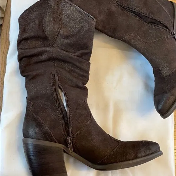 VANELI CATKIN BROWN BOOTS.  NEW