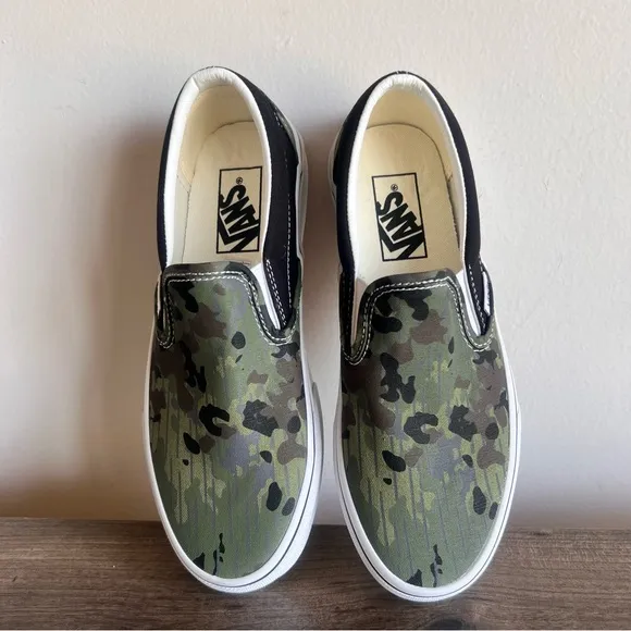Vans Classic Slip On Camo Green Unisex Shoe Size 5.5 or 7 #471A