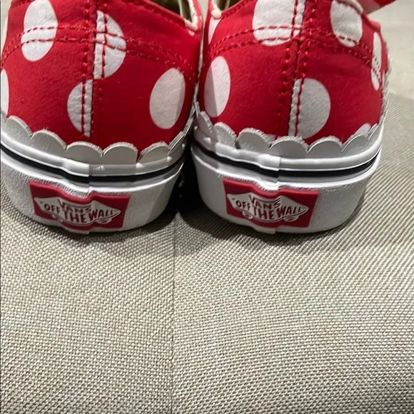 Vans Disney Minnie Bow Red Polka Dot Deck Shoes Size 1 NEW