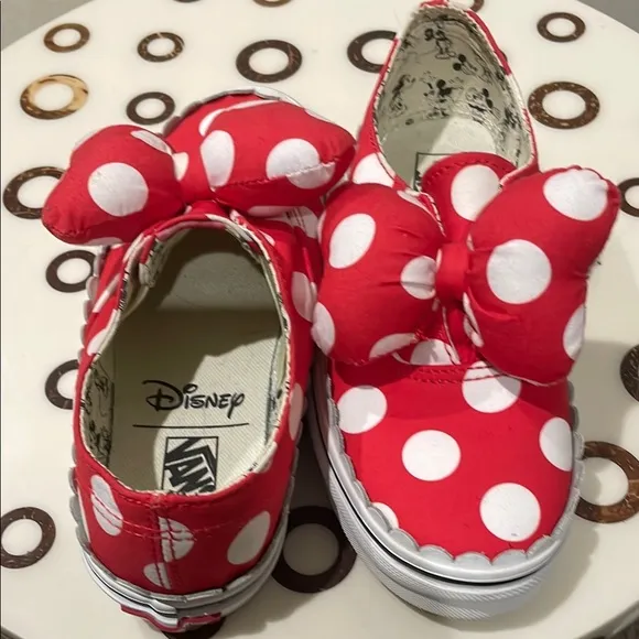 Vans Disney Minnie Bow Red Polka Dot Deck Shoes Size 1 NEW