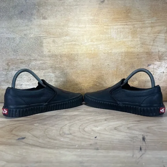 Vans Marvel Black Widow Womens Size 8 Slip On Shoes Sneakers Black Red