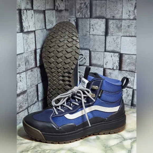 Vans Ultrarange All Weather Boots Men's Size 8.5 Women's Size 10 GORE-TEX Blue