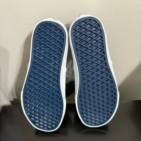 Vans  Unisex Blue Size 6 Women’s  Size 4 Men’s