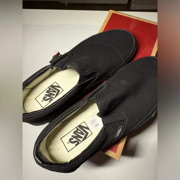 Vans Unisex Slip-On Black Shoes
