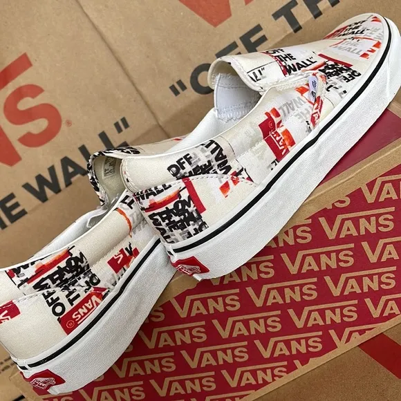 Vans WMNS Classic Slip On Packing Tape Blackdbl/Classic True White sneakers