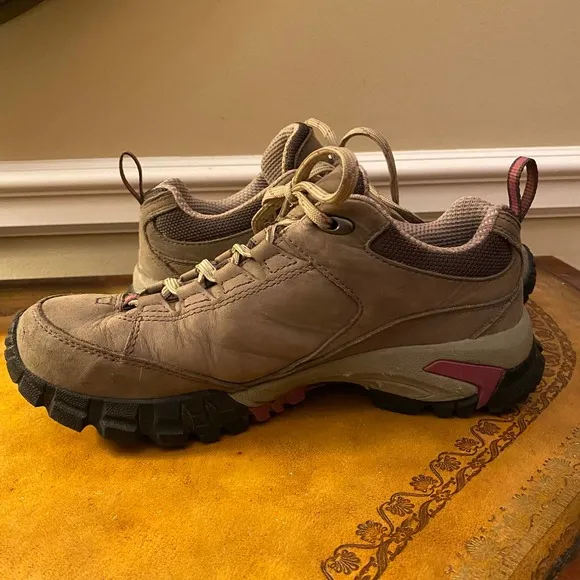 Vasque Womens Talus Trek Low UltraDry Hiking Shoes Size 8.5