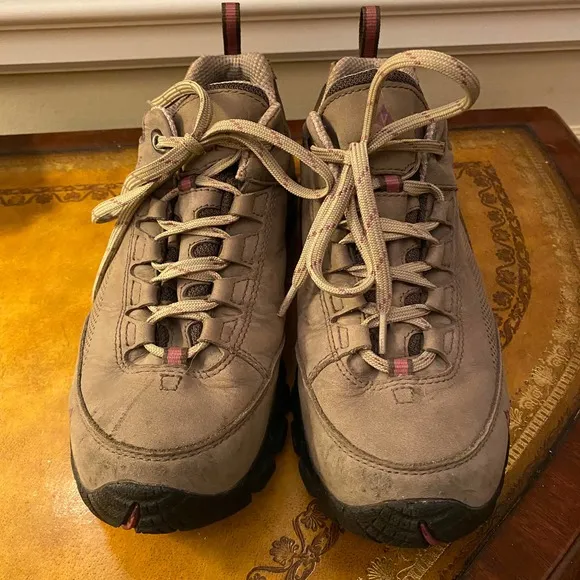 Vasque Womens Talus Trek Low UltraDry Hiking Shoes Size 8.5
