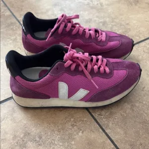 Veja Pink Sneakers Retro-Inspired Sustainable Design