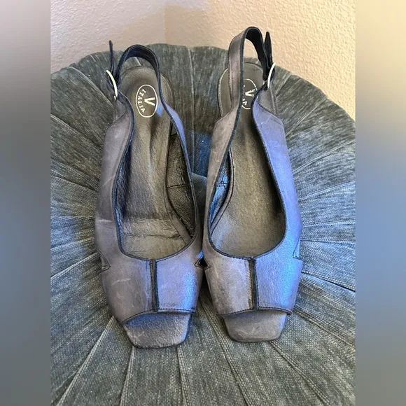 Vera Gomma Italia Italian leather open toe shoes