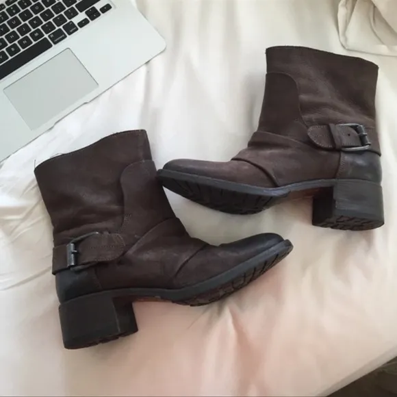 Vera Wang Lavender Label Boots Brown Size 6