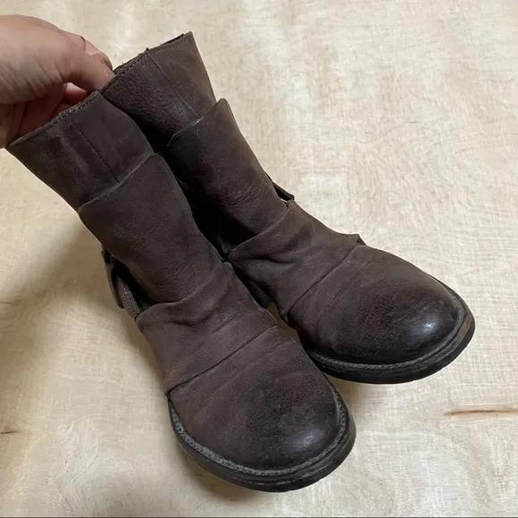 Vera Wang Lavender Label Boots Brown Size 6