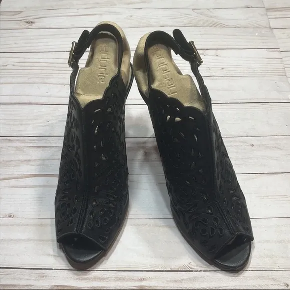 Vero Cuoio Black Leather Sling Back Embroidered Heels