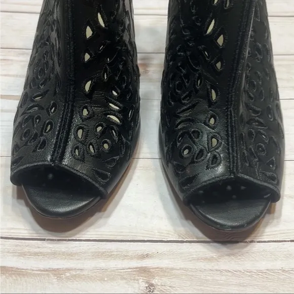 Vero Cuoio Black Leather Sling Back Embroidered Heels