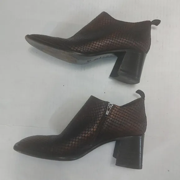 VERO CUOIO Italian Leather Slipon Women's Block Heels Shoes Size 9.5M
