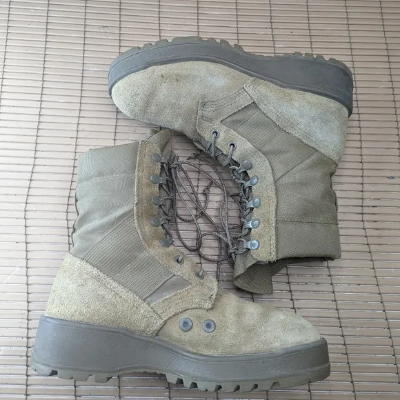 Vibram 798 Tan leather Men’s Size 6.5R Made In USA Hot Weather Army Combat Boots
