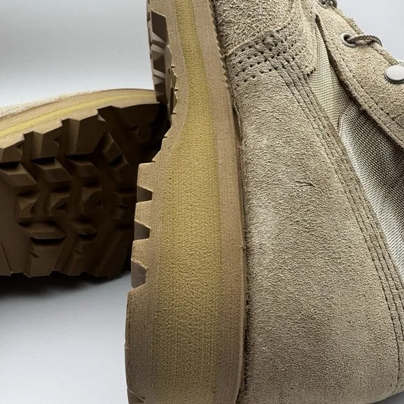 Vibram Hot Weather Army Combat Boots Desert Tan Leather Uppers 9.5R New Tie Up