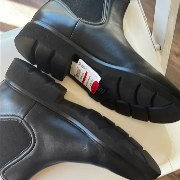 Vince Black Leather Women's Chelsea Boots