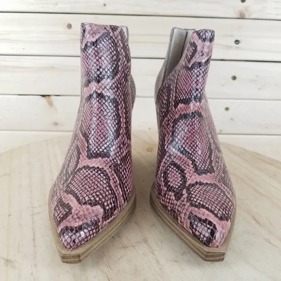 Vince Camuto GIGIETTA Leather Ankle Boot 6 US Western Biker Bootie Snakeskin NEW