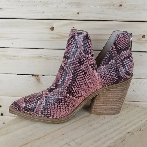 Vince Camuto GIGIETTA Leather Ankle Boot 6 US Western Biker Bootie Snakeskin NEW