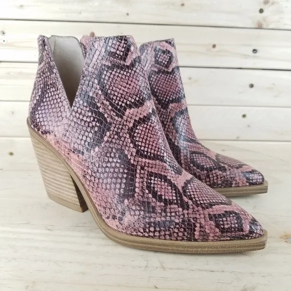 Vince Camuto GIGIETTA Leather Ankle Boot 6 US Western Biker Bootie Snakeskin NEW