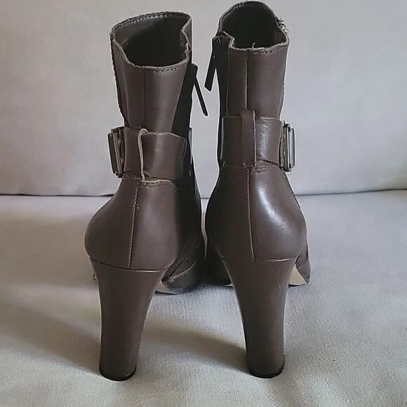Vince Comuto  Connoly Belted Women's Leather Boots Size US 8M