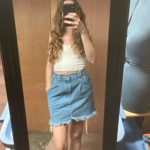 Vintage 🇺🇸 Distressed Denim Mini Skirt