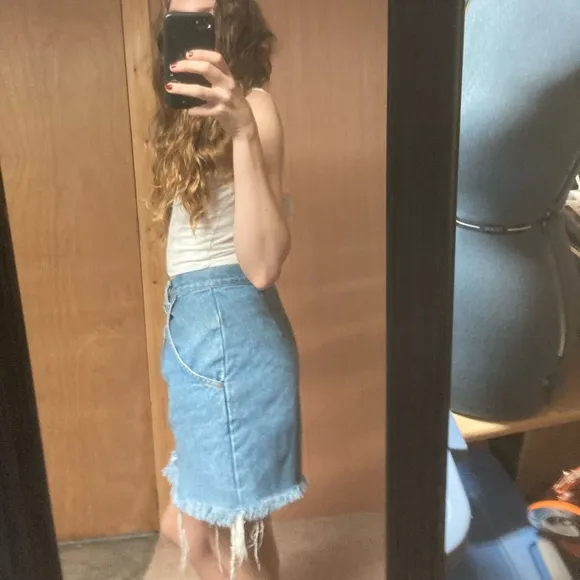 Vintage 🇺🇸 Distressed Denim Mini Skirt
