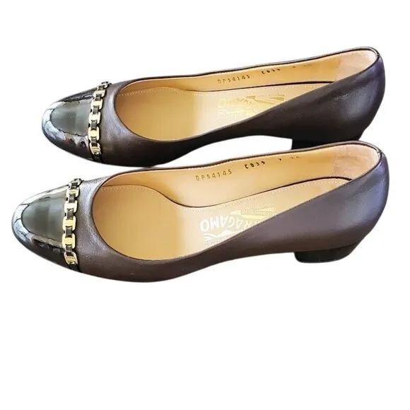 Vintage Salvatore Ferragamo Patent Leather Cap Toe Pumps 7AA Chain Link Gold
