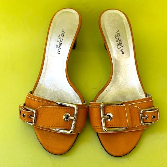 Vintage yellow/orange Dolce &amp; Gabbana pebbled leather shoes