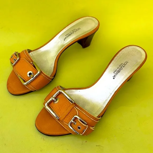 Vintage yellow/orange Dolce &amp; Gabbana pebbled leather shoes