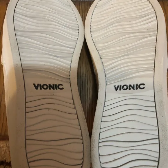 Vionic Light Gold Slip-On Shoes Size 7
