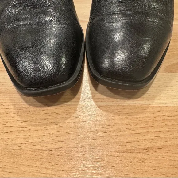 Vionic Lyssa- size 8-  Black Leather Ankle Boots