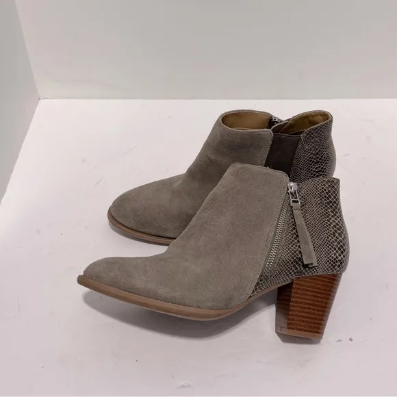 Vionic Women’s Anne Upright Booties Ankle Boots Women's Comfort. Size 9