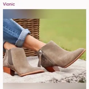 Vionic Women’s Anne Upright Booties Ankle Boots Women's Comfort. Size 9