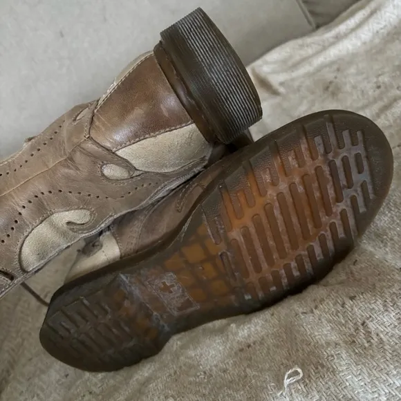 VTG Doc Martens ADINA Rare Scroll 14 Eyelet Lace Up Combat Moto Boots US…