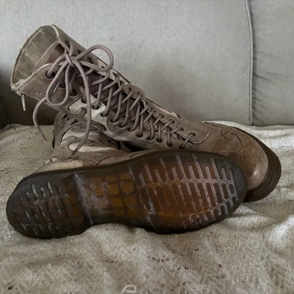 VTG Doc Martens ADINA Rare Scroll 14 Eyelet Lace Up Combat Moto Boots US…