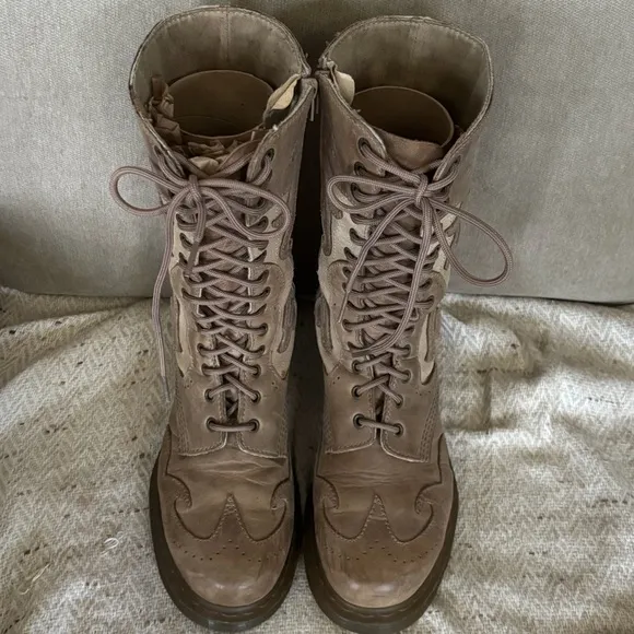 VTG Doc Martens ADINA Rare Scroll 14 Eyelet Lace Up Combat Moto Boots US…