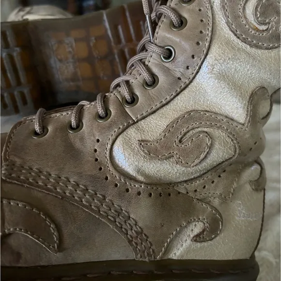 VTG Doc Martens ADINA Rare Scroll 14 Eyelet Lace Up Combat Moto Boots US…