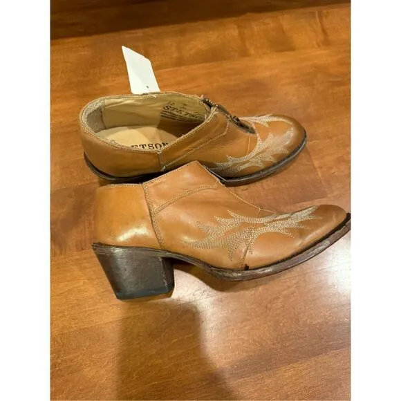 Woman’s new Stetson western shoes leather and leather sole