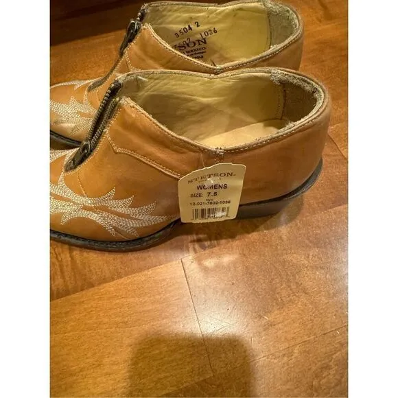Woman’s new Stetson western shoes leather and leather sole