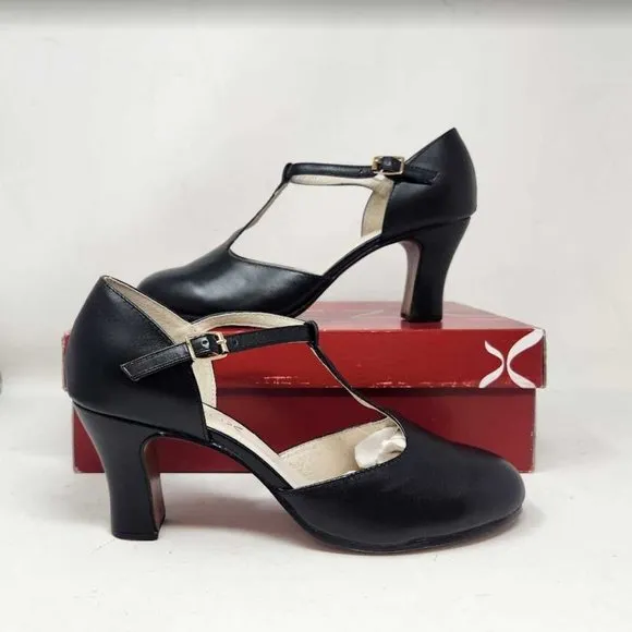 Womens 10 Wide Capezio closed toe t-strap chorus black dance character shoes 10W