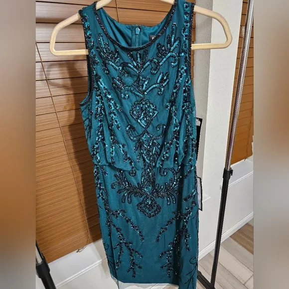 Women's clothing (571)