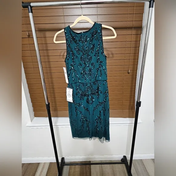 Women's clothing (571)