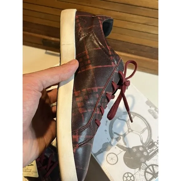 Women's Cloud Footwear Bordeaux Chess Size 38 New In Box (Damaged Box) Plaid Red